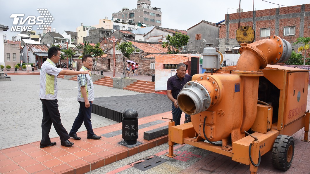 防颱風使鹿港再淹水 增大型抽水機備用