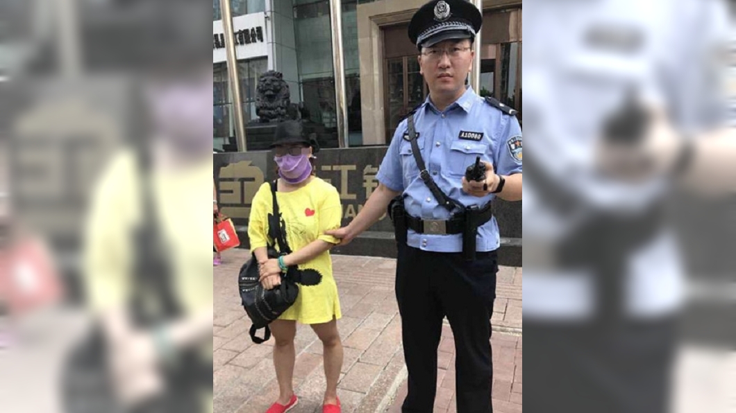 搭公車恍神坐過站 女子竟打暈司機開門落跑
