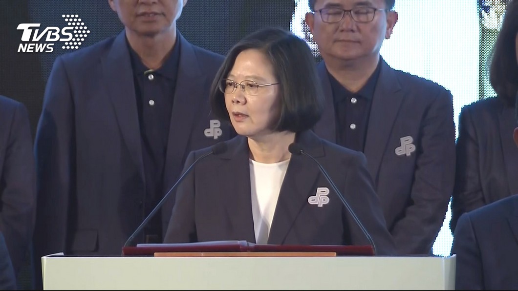 蔡英文8問轟國民黨 他反提17點譏:做賊喊抓賊