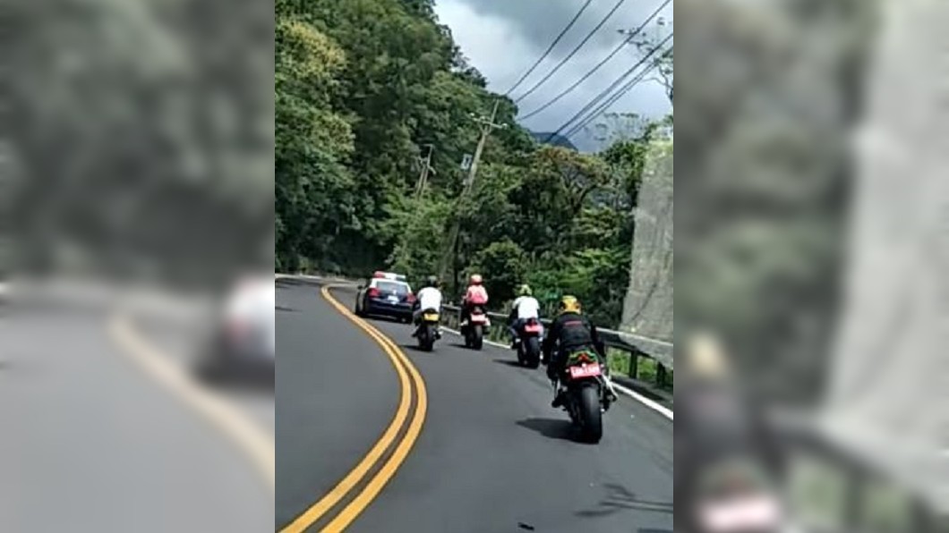 跑山路4重機全程護駕!因為前面「這台」帶頭