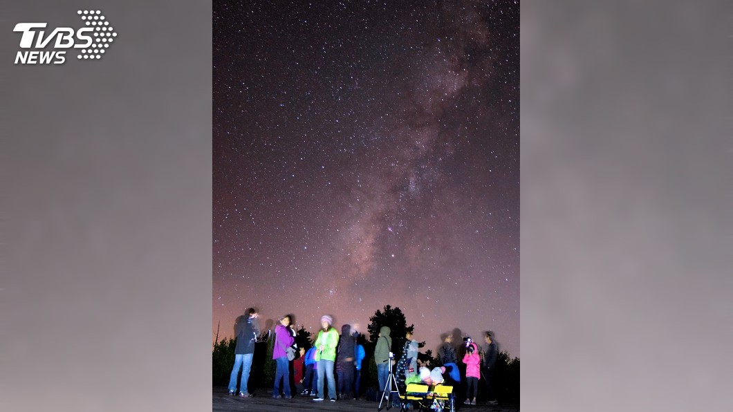 英仙座流星雨將報到! 親子可上阿里山觀星