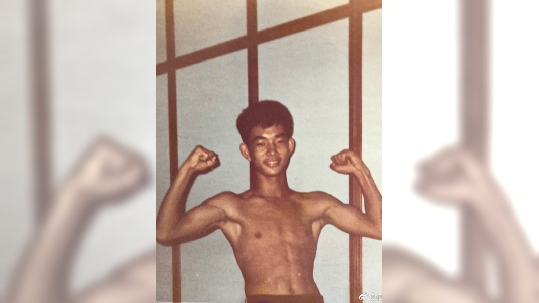 任賢齊曬出年輕時的鮮肉照。圖/翻攝自任賢齊微博