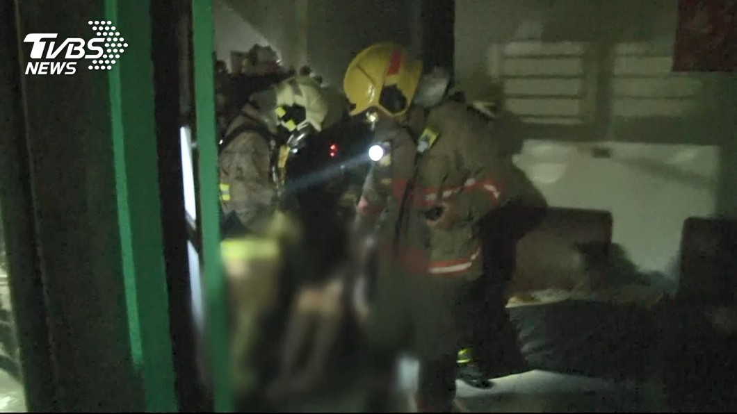 基隆民宅暗夜火警 老翁送醫命危