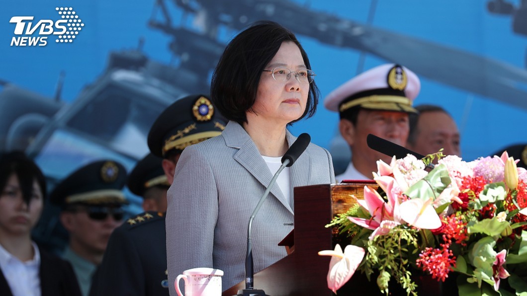 阿帕契直升機成軍典禮 蔡總統校閱讚戰力強