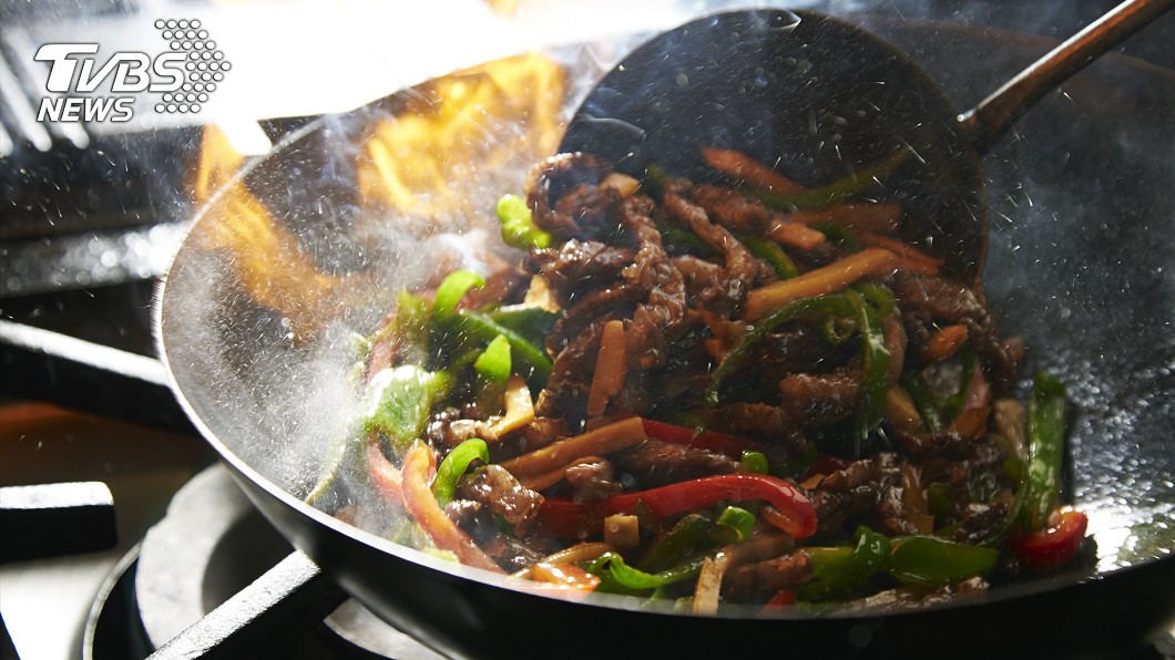 她怨「夏天煮飯很煎熬」 網友共鳴:進廚房像洗三溫暖