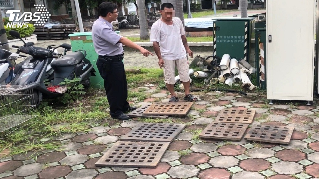 半百男找不到零工可打　偷水溝蓋變賣養1歲兒