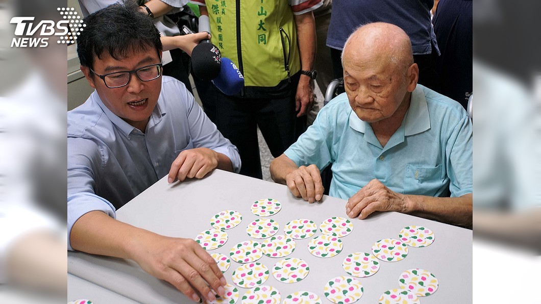 姚文智:中學學區範圍內要有銀髮照顧機構