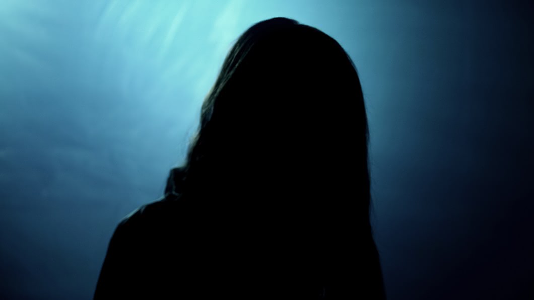 租屋驚魂!房沒人門突被衝撞 大二男:祂們在找洋裝