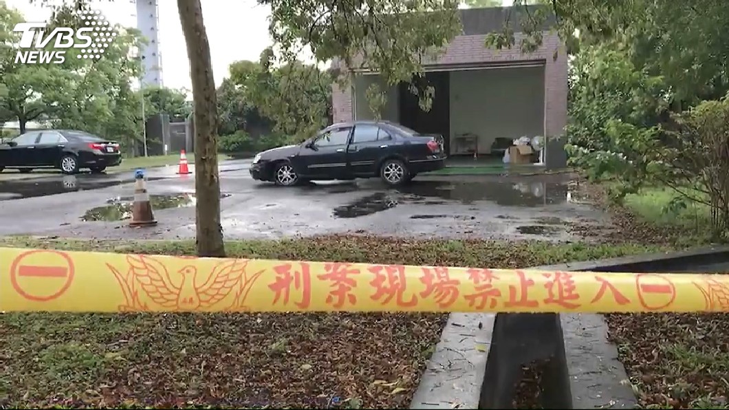 國道6號愛蘭交流道自撞車禍　後車廂驚見女屍