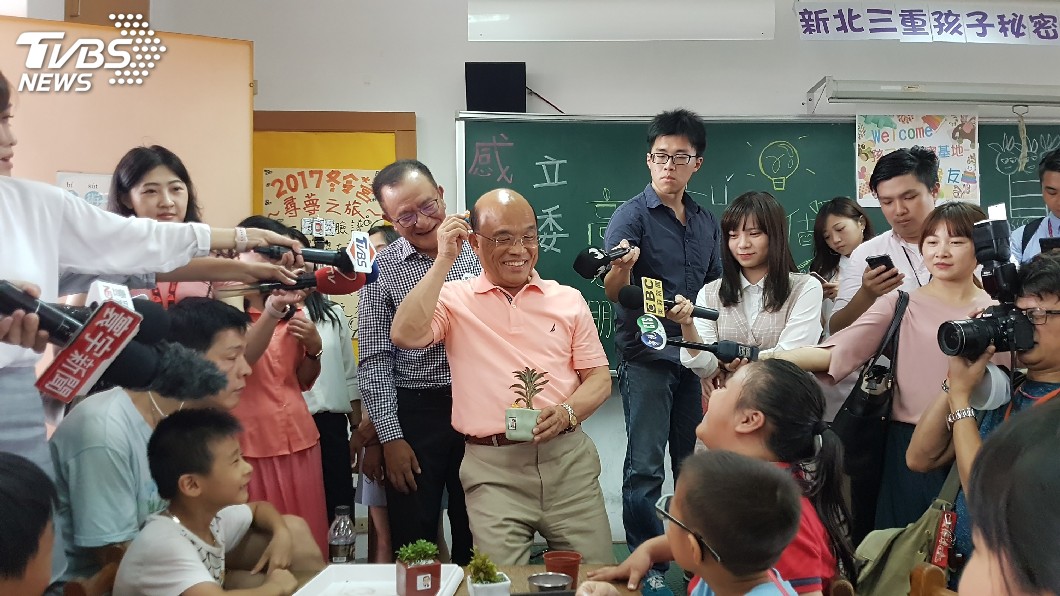 蘇貞昌走進秘密基地　與小朋友植栽同樂
