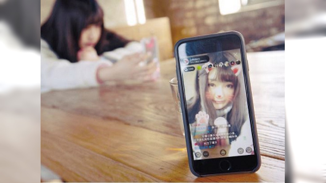 8歲女1天刷光爸爸3年薪水　原因讓人好心酸