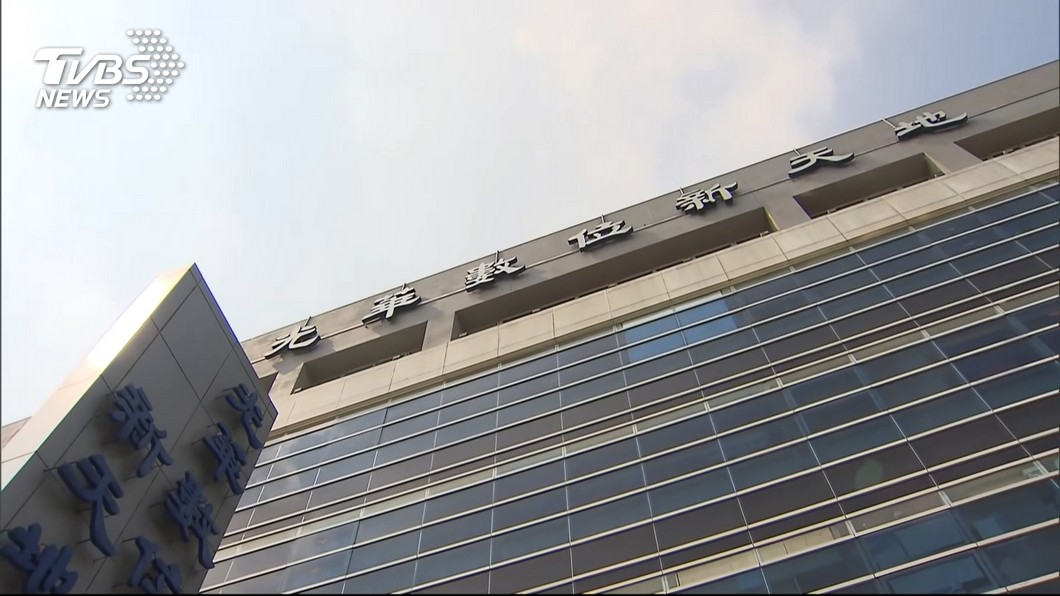 男子光華商場停車場墜落地面 送醫不治