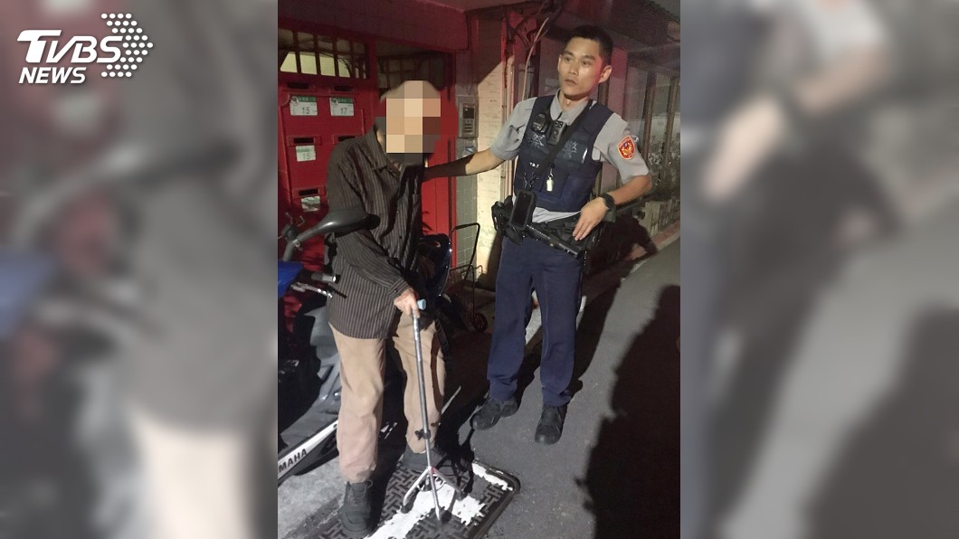 8旬老翁難忘舊家竟迷途 暖警助返家