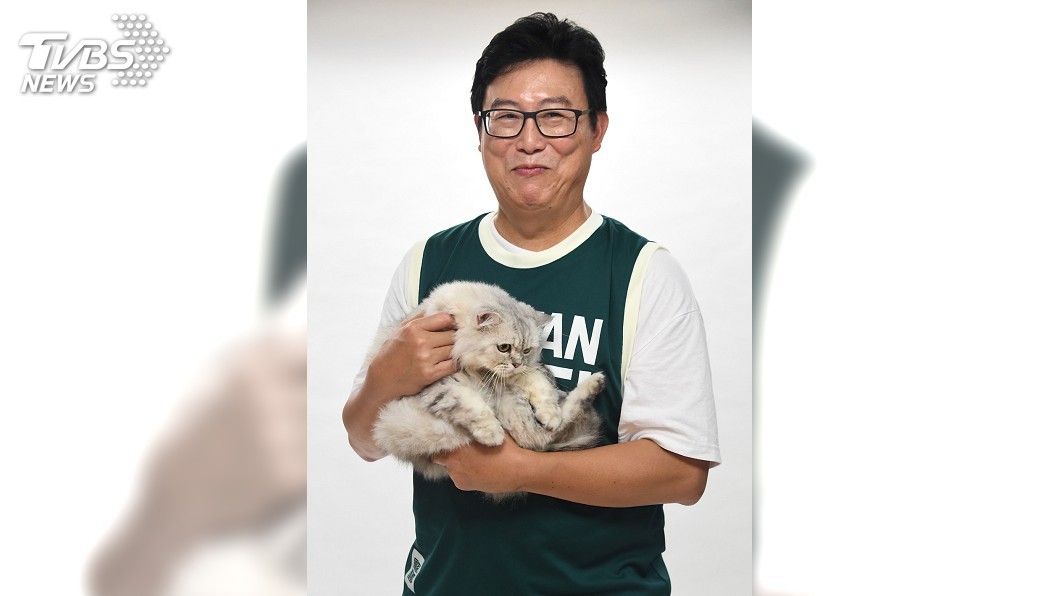 抱貓姿勢錯誤被霸凌 姚文智反嗆:睜眼說瞎話