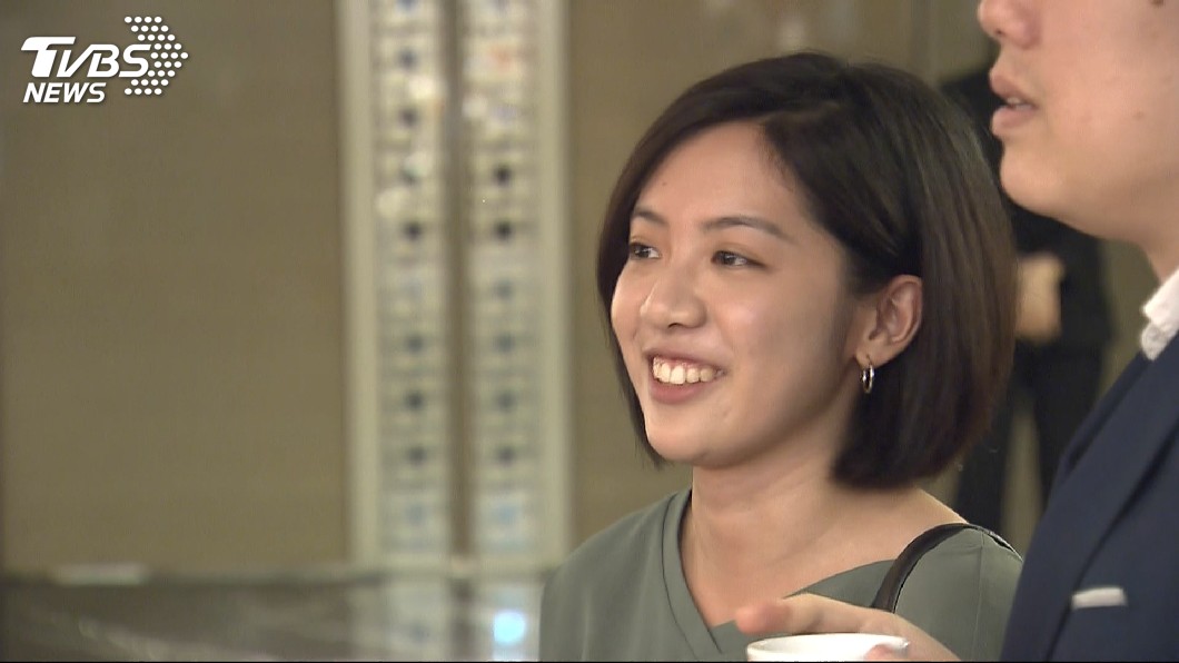 「讓學姊陪吃飯」挨轟　柯文哲怨媒體：標題大牛都不見