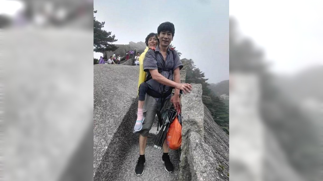 「想帶她看世界」男背漸凍症妻旅遊 真情告白逼哭網友