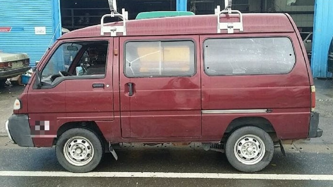 婆家9人擠老車旅行 媳婦抱2歲兒崩潰:沒冷氣好克難