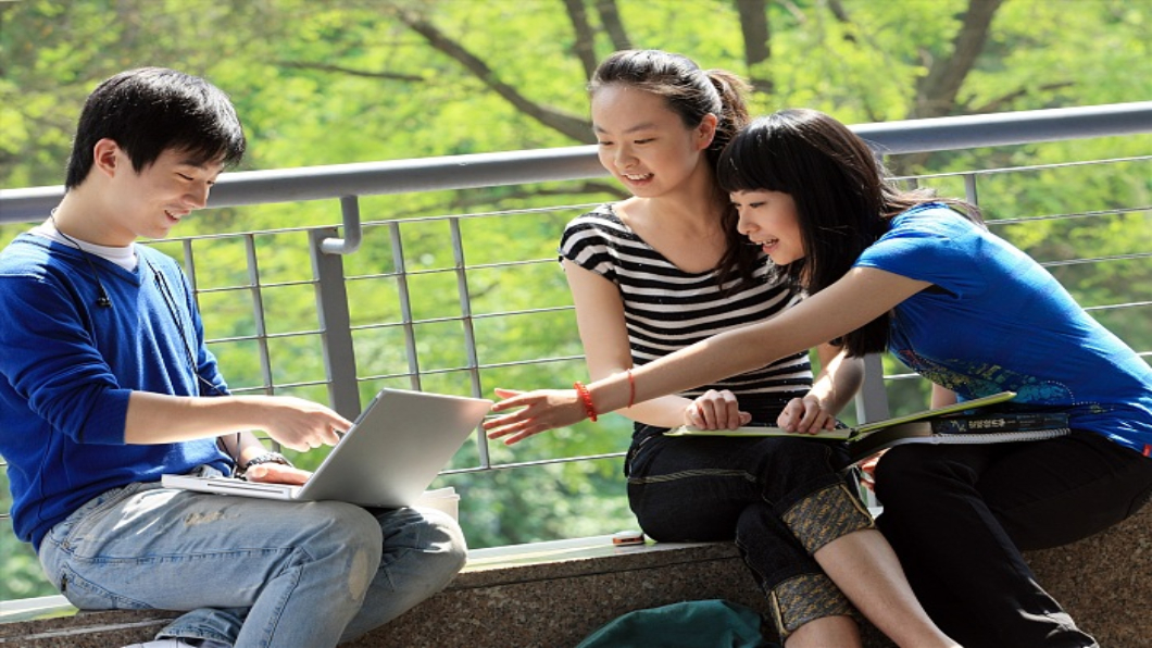「EdTech」 科技運用在校園 國際性趨勢