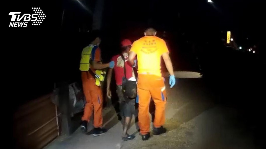 男子聞聲跳橋尋佳人 警消搶救:恐喝多了