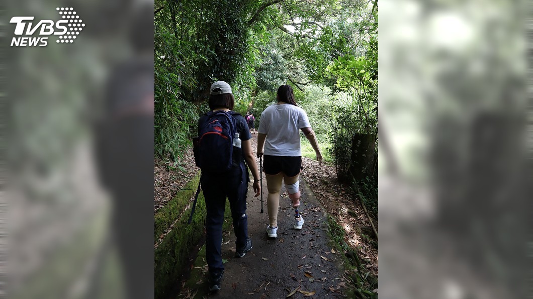 塵爆後截去右腿 1小時路程她花了8小時走完