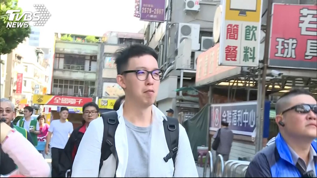 柯P幕僚柯昱安。(圖/TVBS)