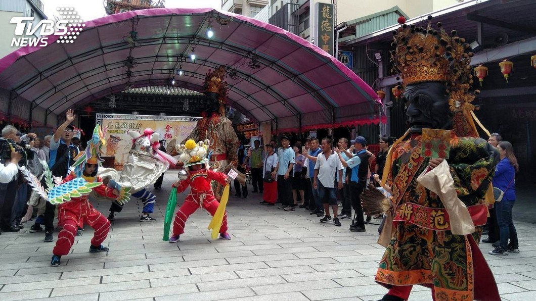 嘉義城隍夜巡　重現失傳多年「龍鳳金獅陣」