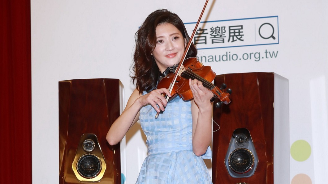 女神私下竟是阿宅!林逸欣終結遠距離戀愛