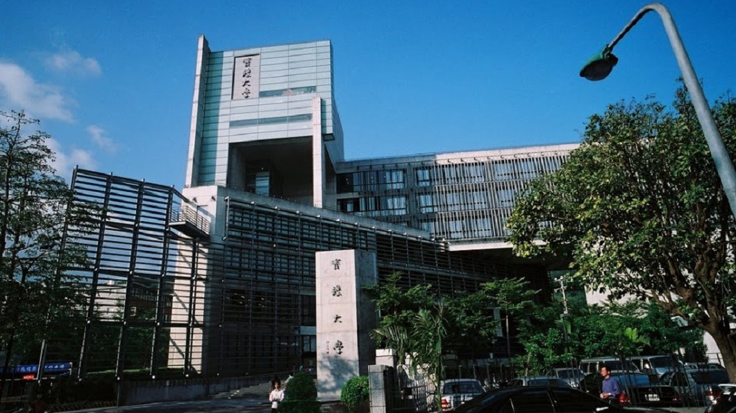 實踐大學驚傳墜樓 男倒血泊肢體變形亡