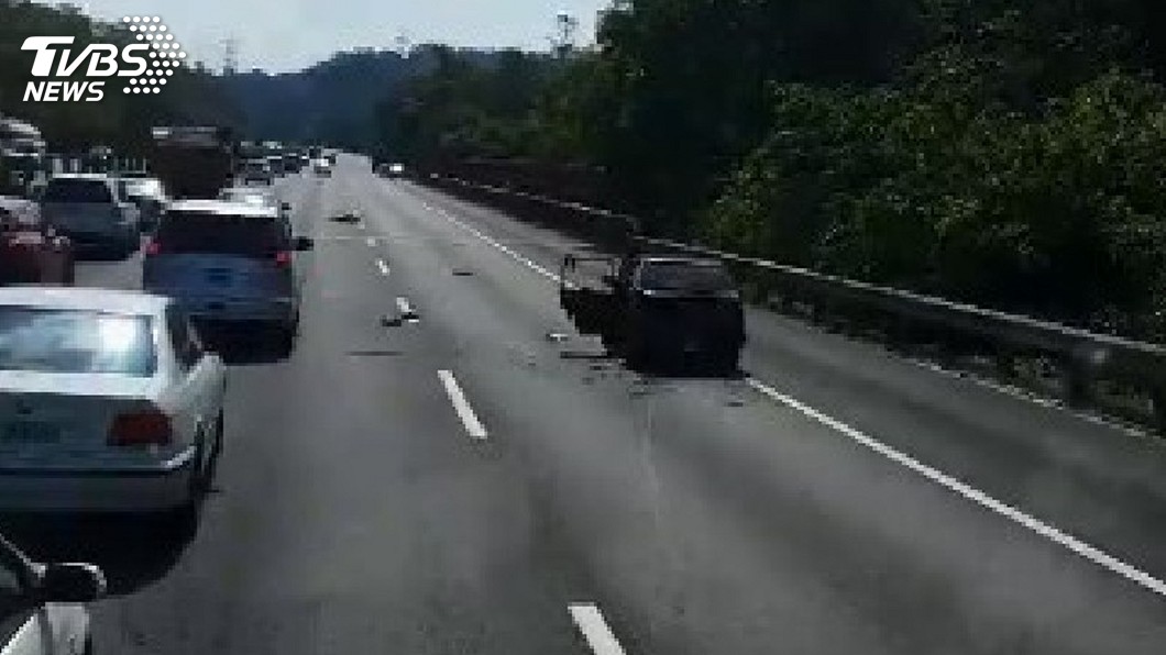 國道故障車駕駛遭撞亡 警籲勿站車道上