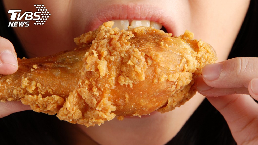 驚!三餐都嗑炸雞、薯條 9歲女童來初經