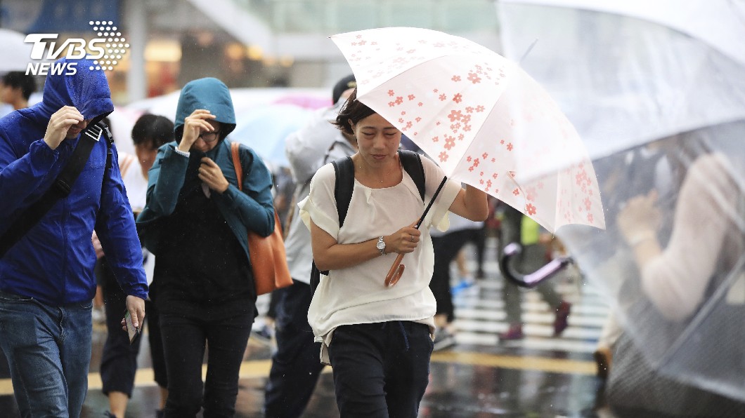 珊珊颱風減弱北轉 東京風雨不大未傳重大災情