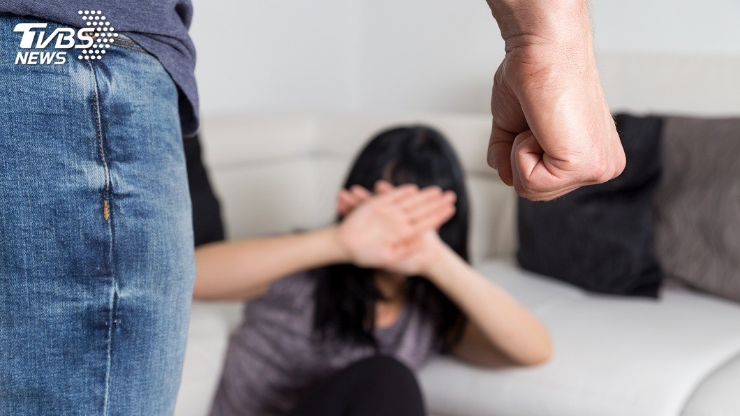 8年沒聯絡…家暴外遇父約過父親節 女怒:你自己過