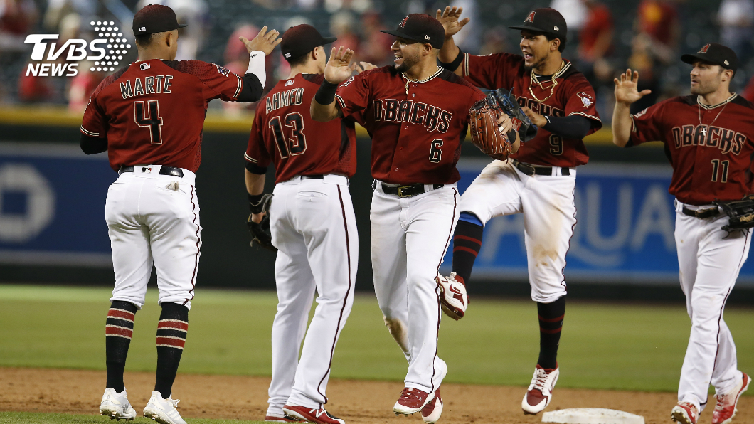 眼見全壘打被費城人美技接殺 響尾蛇隊該如何贏球