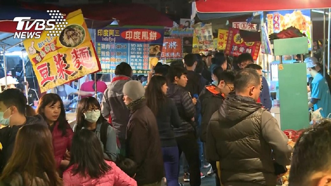 台中旱溪夜市吸引許多遊客慕名前來。(圖/TVBS資料照)