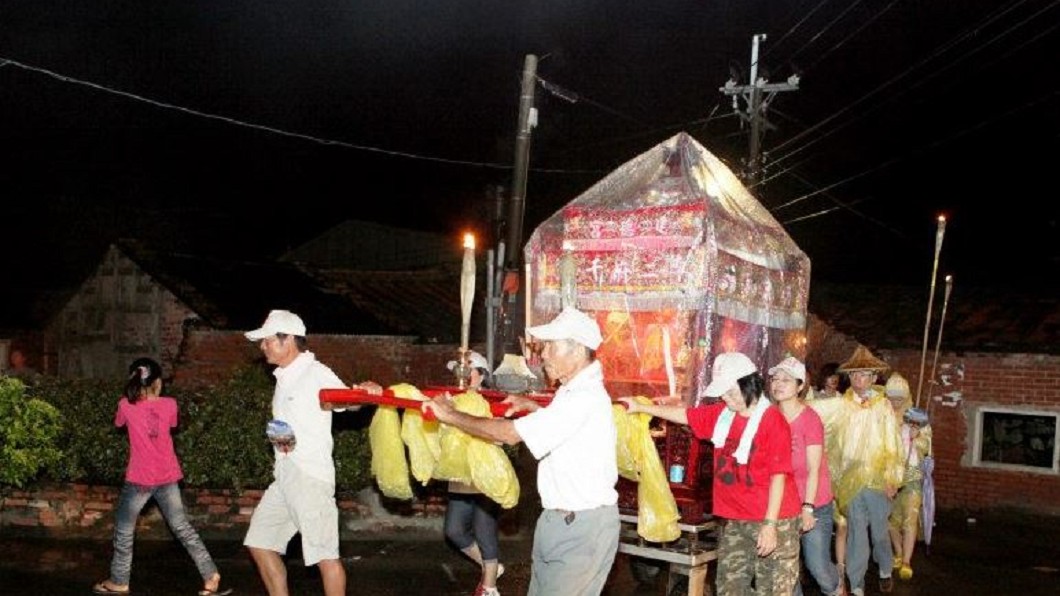 曾爆血腥械鬥!過溝靈異頻傳 連3天「火燈夜巡」驅惡鬼