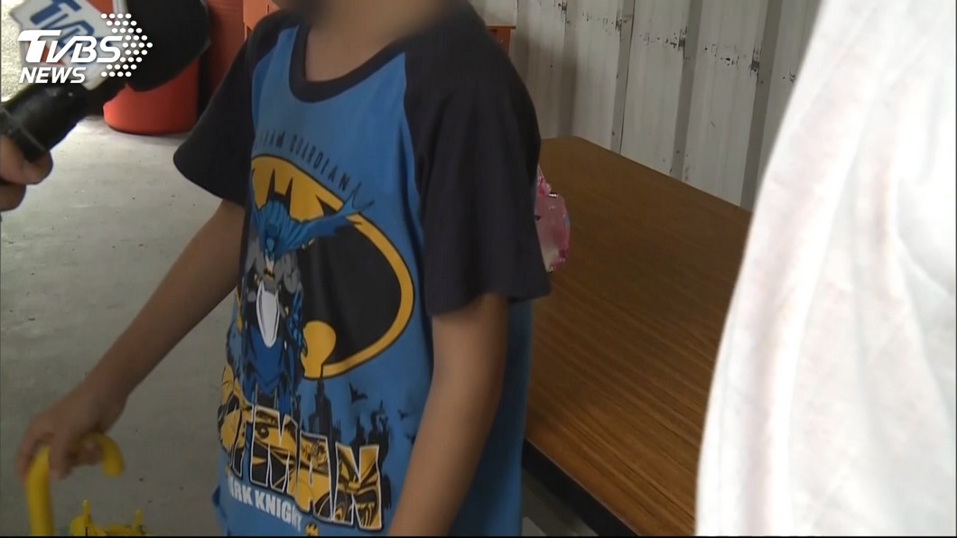 從車底爬出來 7歲男童目睹弟弟遭輾