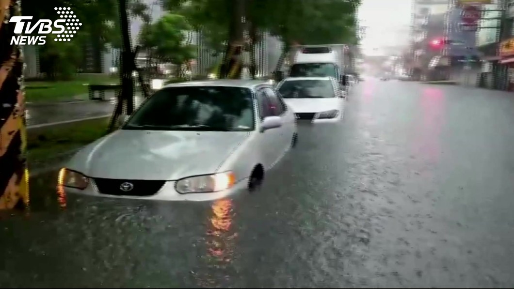暴雨炸!連2天淹水 員林人怒:小英說很棒的滯洪池在哪