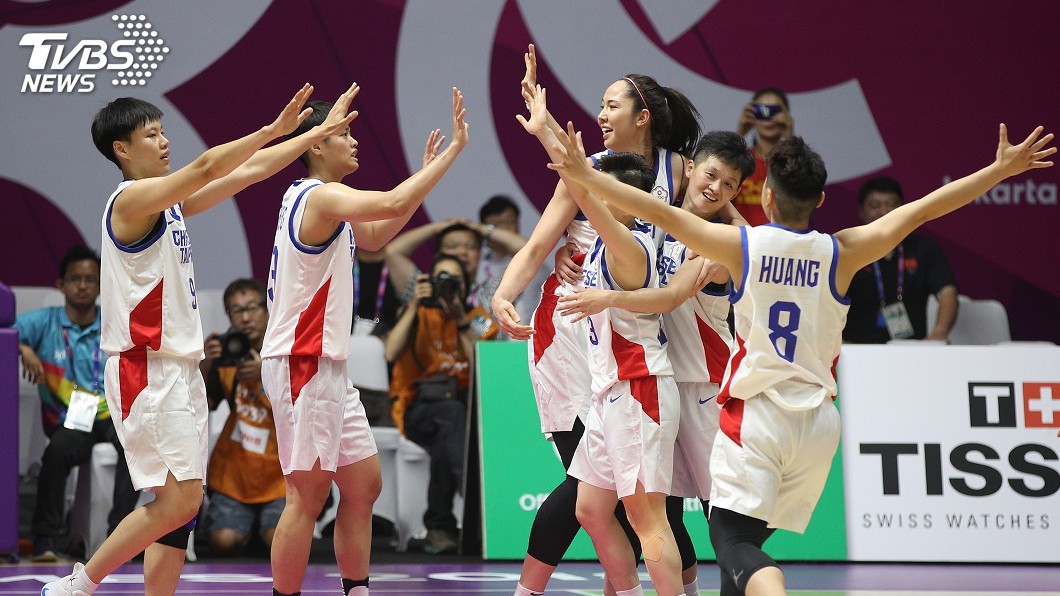 中華女籃勝南北韓聯軍 球員開心樂翻天