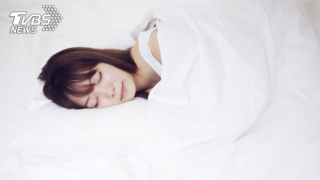 借宿前男友家!女子睡醒衣服被換掉「垃圾桶見舊護墊」