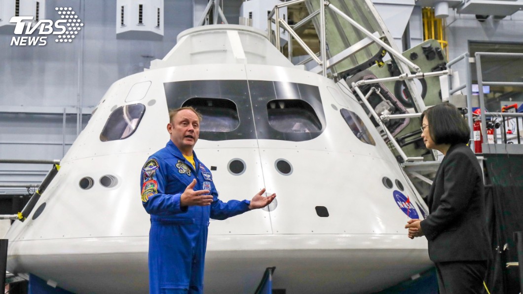 藍營嘲小英訪「太空博物館」 NASA主任批:白癡無腦