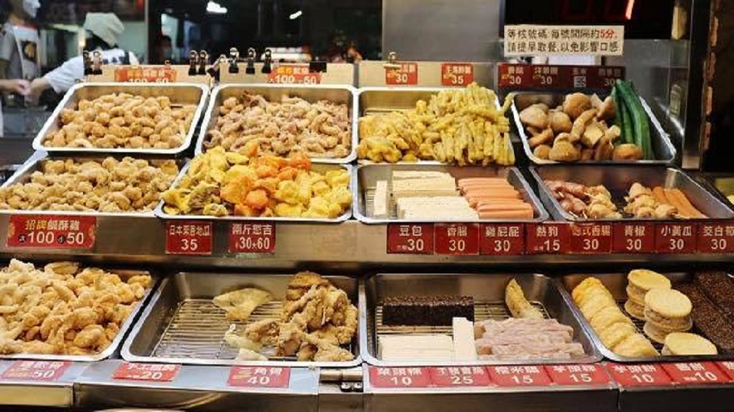 怨自己無能…下班找「賣鹹酥雞」同學聊天 淪陷買300
