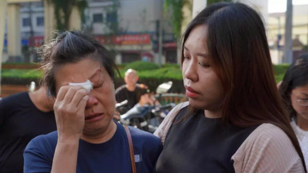 楊儷萍的閨密陪同楊母出席聽判,想到女兒慘死楊母仍難過不已。(圖/翻攝自陸網)