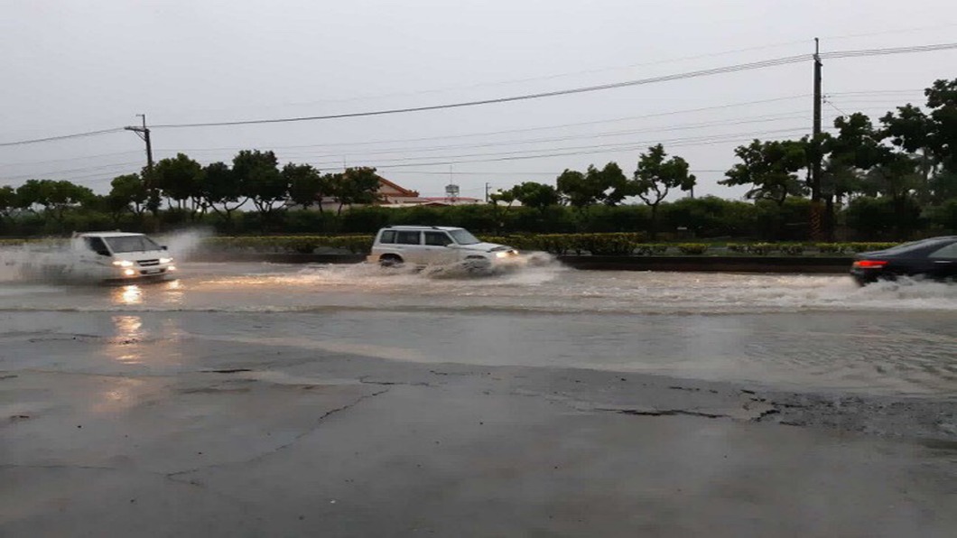 南台灣豪雨成災 恐持續60小時「隨時有猛烈雨勢」