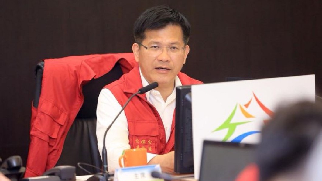 台中放假無風雨！林佳龍挨酸　網譏：百貨又要爆滿了