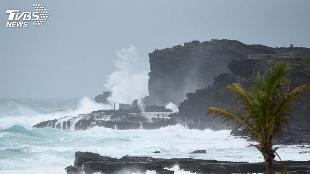 風暴挾大雨來襲引發山洪 夏威夷進入緊急狀態
