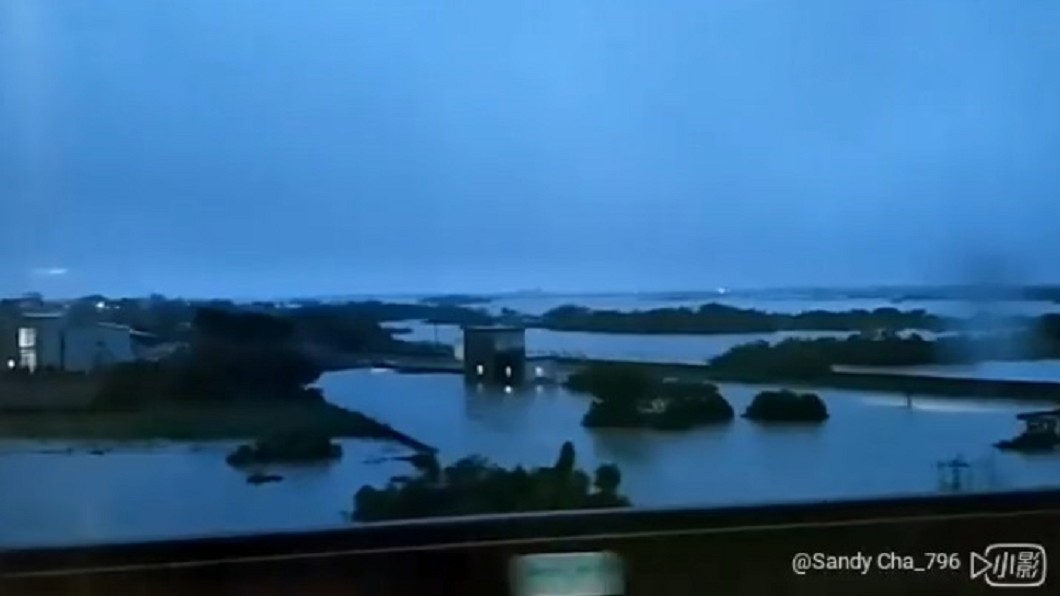 大媽怨台鐵「沒風雨怎不開」　她PO海景影片打臉