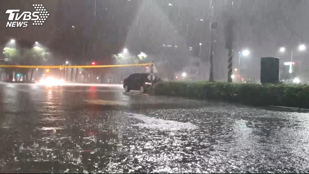 大豪雨車輛損害 罰鍰等部分監理業務展延
