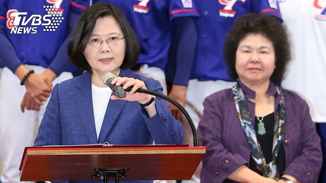 接見棒球選手 蔡總統不忘為中南部民眾祈福