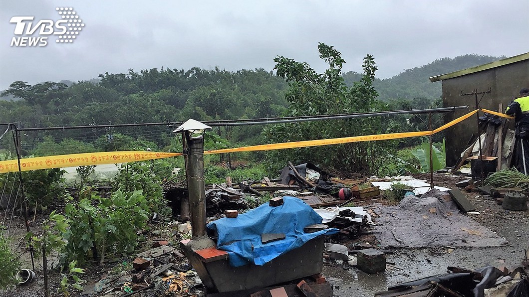 燕巢7戶民宅地基遭雨掏空裸露　警疏散住戶