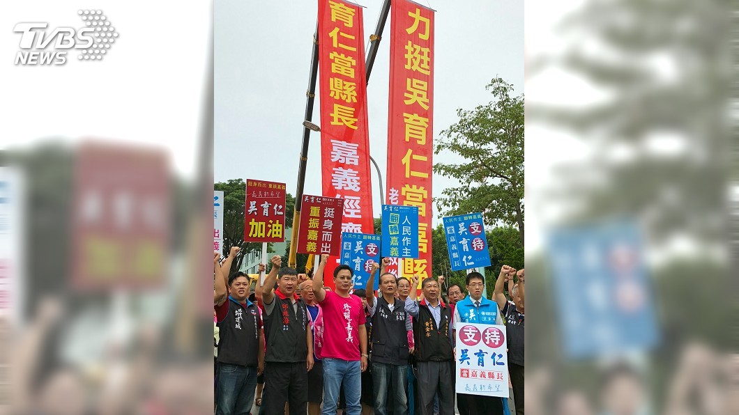 吳育仁登記參選嘉義縣長 感受鄉親想改變